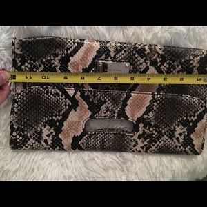 Wristlet wallet